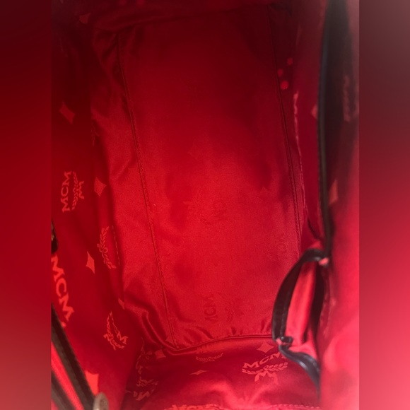 MCM MILANO BOSTON LIMITED - Picture 12 of 17